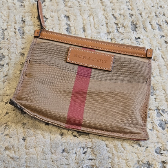 Burberry Women's Medium Maidstone Tote - Picture 3 of 12